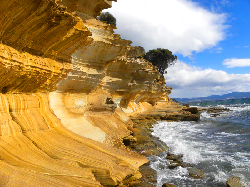 Cliff-Marie-Island-Tasmania