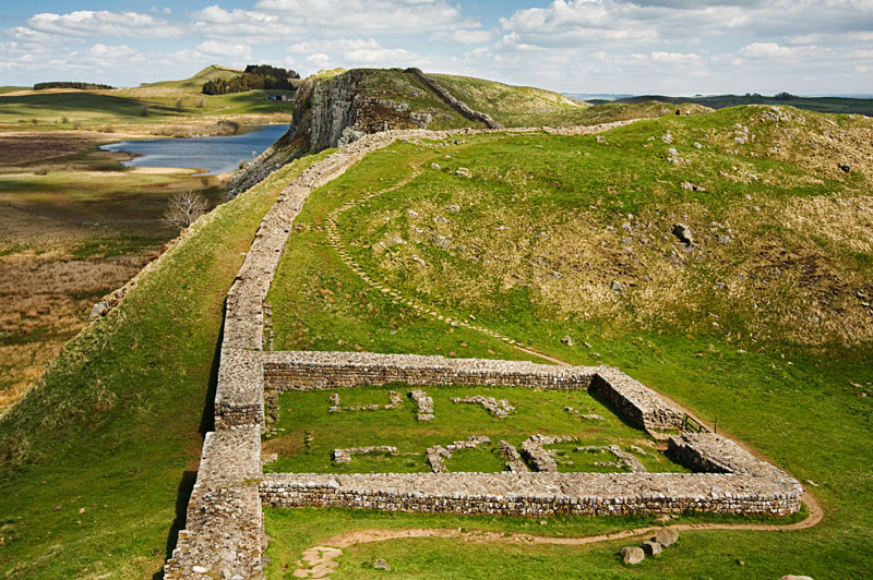 Hadrians-Wall-Path-castle