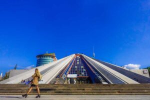 tirana-pyramide
