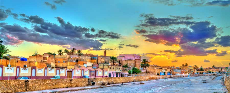 Blick auf Ghardaia, eine Stadt im Mzab-Tal. UNESCO-Welterbe in Algerien