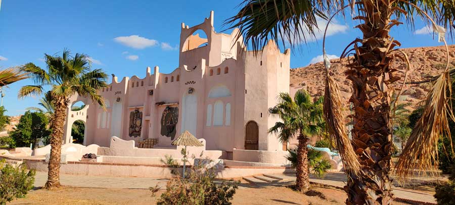 das-Wiam-Platz-Denkmal-im-Stadtzentrum-von-Ghardaïa
