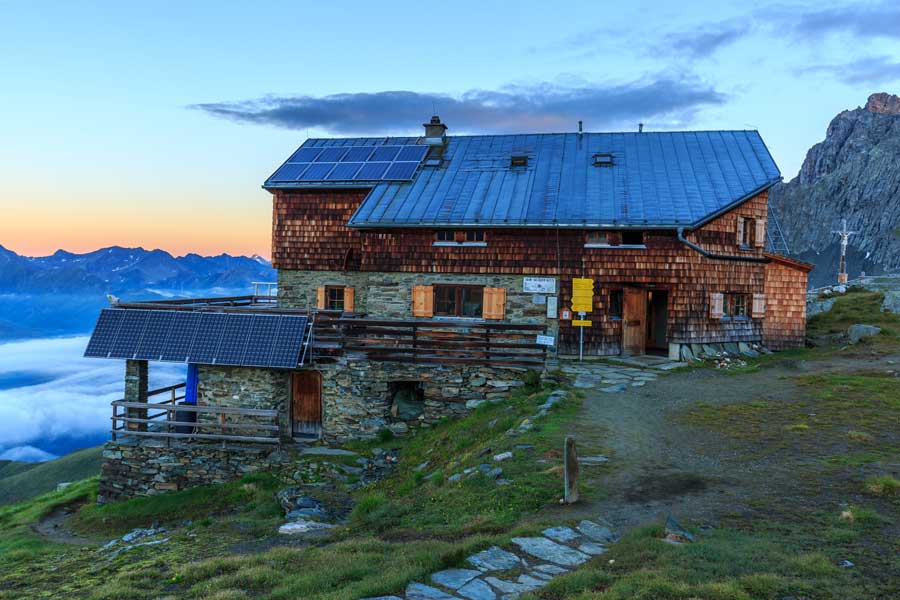 Venediger Höhenweg - Sonnenaufgang auf der Bonn-Matreier Hütte