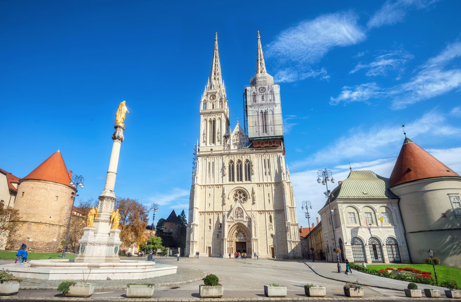 Kathedrale und Denkmal der Heiligen Jungfrau Maria in Zagreb