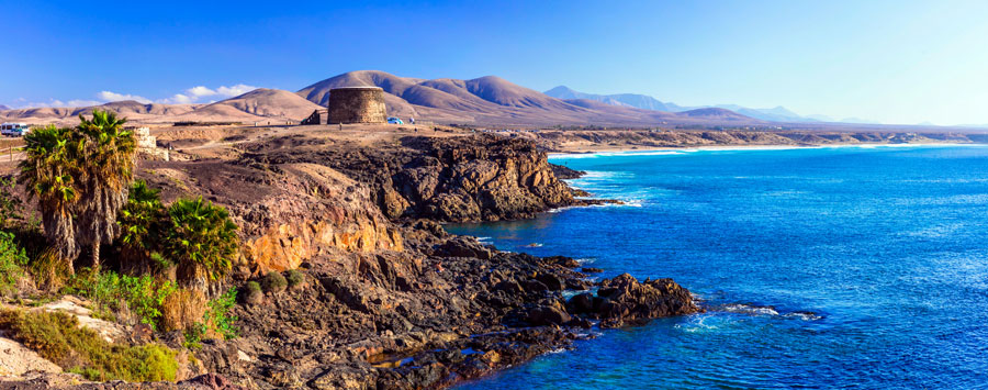 Blick auf den Toston-Turm in El Cotillo