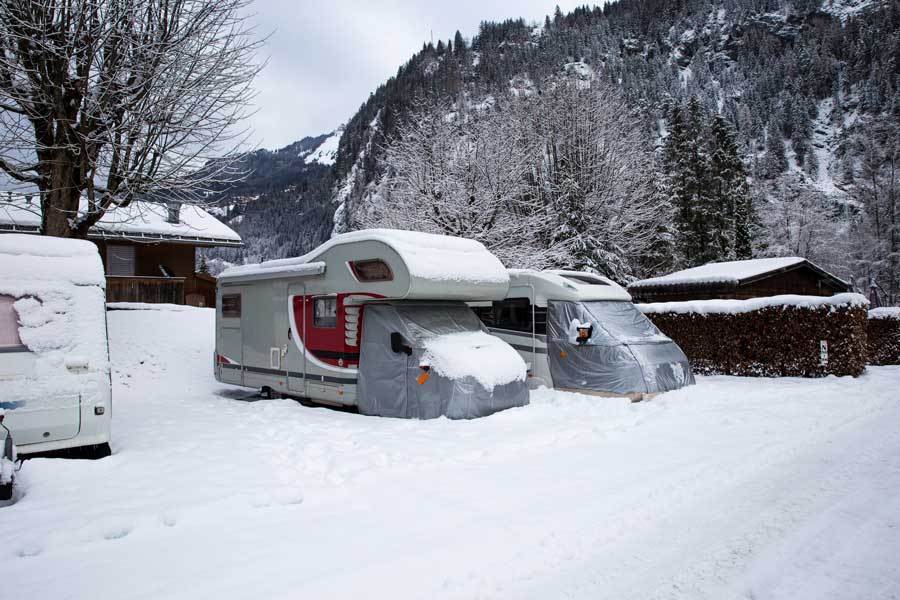 camping-im-schnee