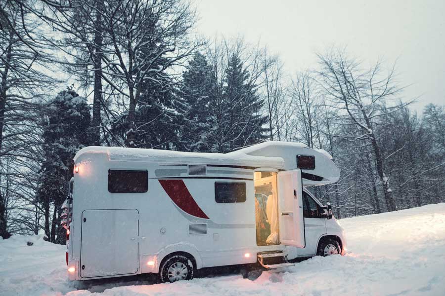 camping-im-winter