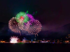 Laveno: Feuerwerk am Lago Maggiore