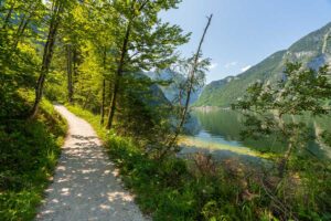 Hallstätter See mit Hallstatt