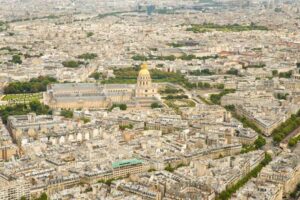 Panoramablick von der zweiten Etage des Eiffelturm Paris über die Stadt
