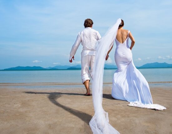im urlaub heiraten