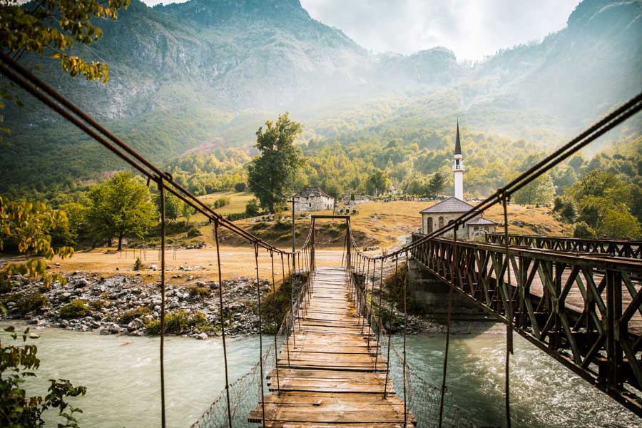 Hängebrücke im Valbona-Tal