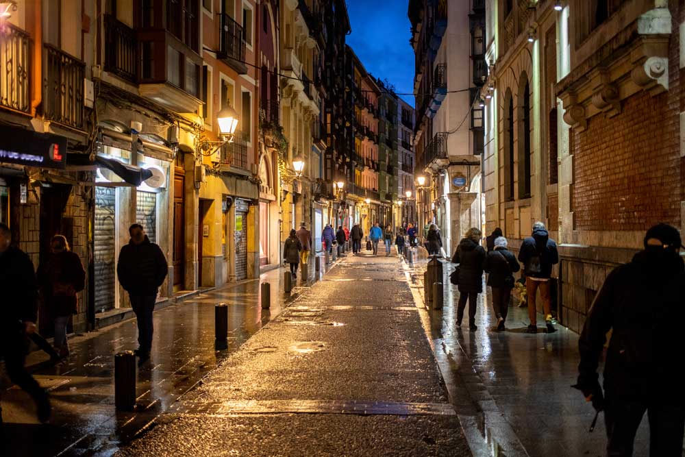 bilbao in den abendstunden