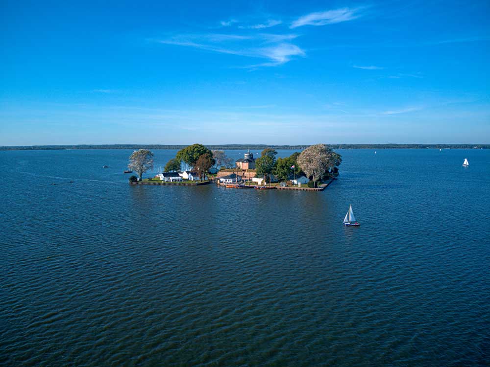 Die-Wilhelmsteininsel-am-Steinhuder-Meer