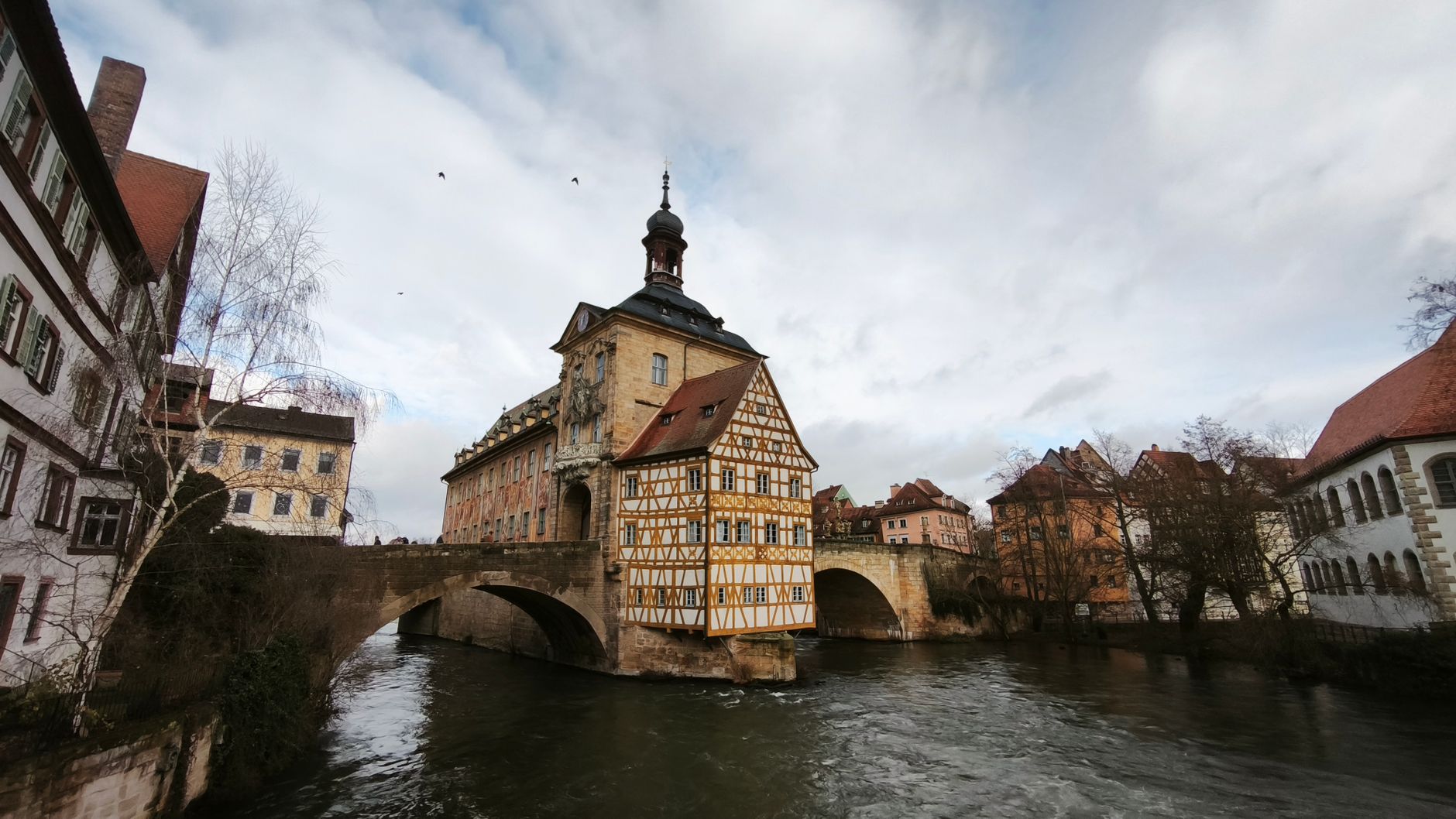 Altes Rathaus von Bamberg auf der Brücke über der Regnitz